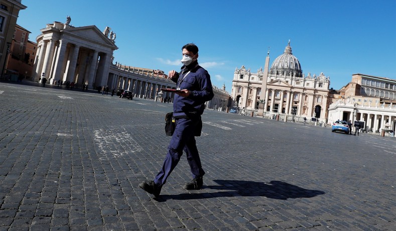 Du lich Chau Au mua nao dep-st-marks-square-vatican